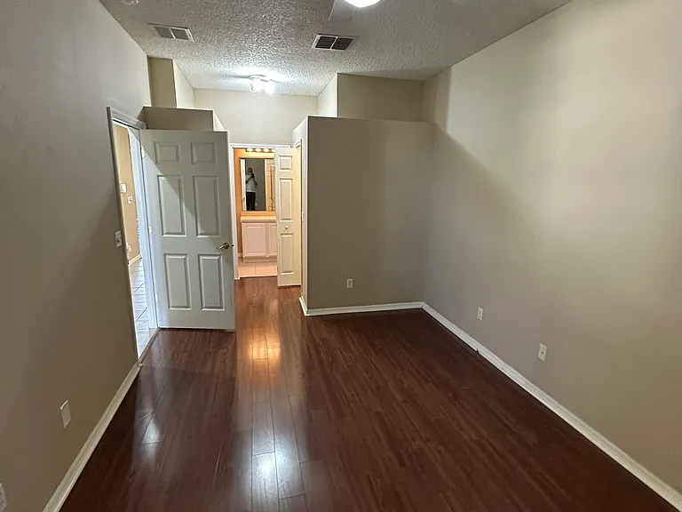 185 Club Villas Ln — Photo 3