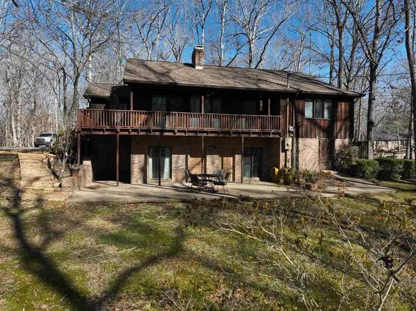 180 Sandy Dr, Selmer, TN 38375