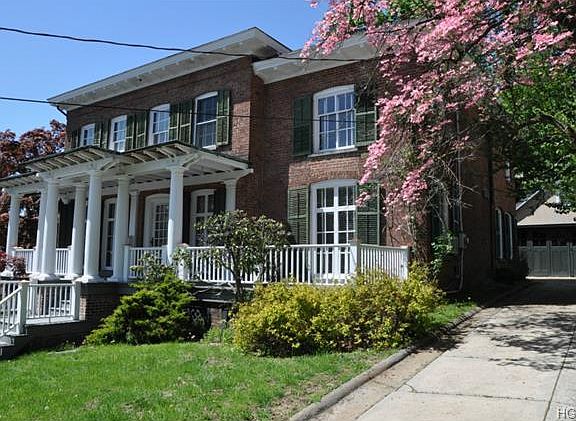 3rd image of 33 McKeel Ave