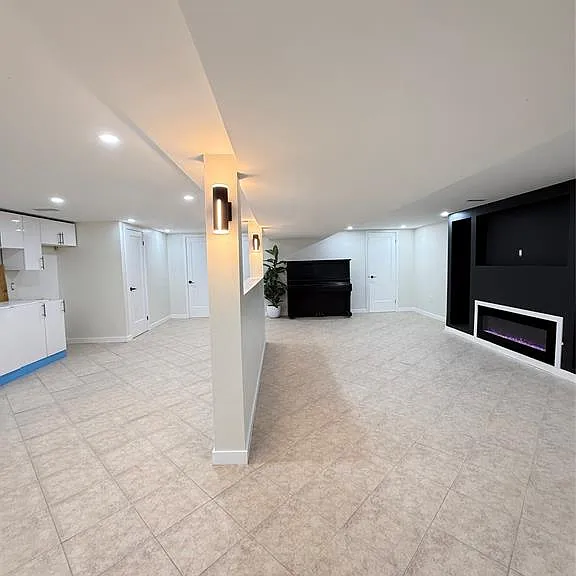 2449 Alexandra Ave — Photo 6