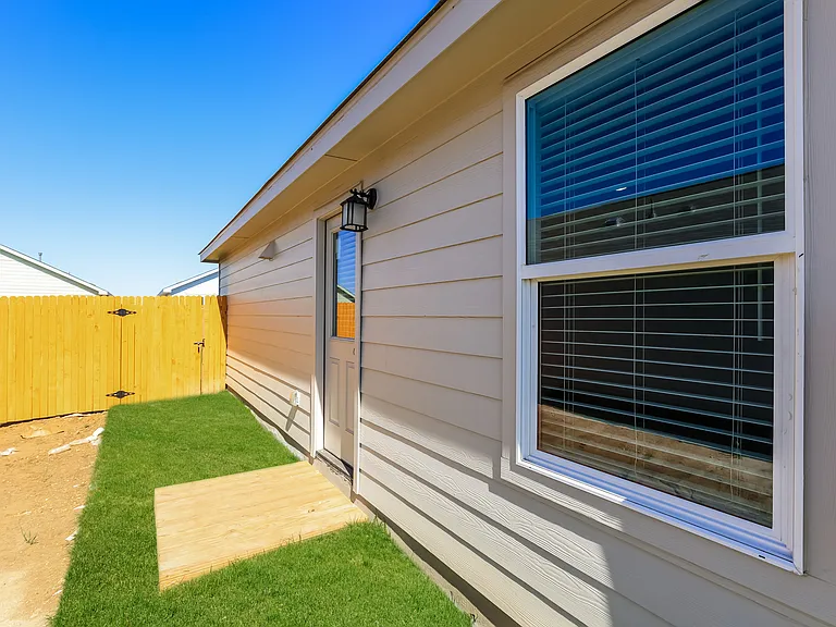 2807 Gustavo Dr — Photo 14