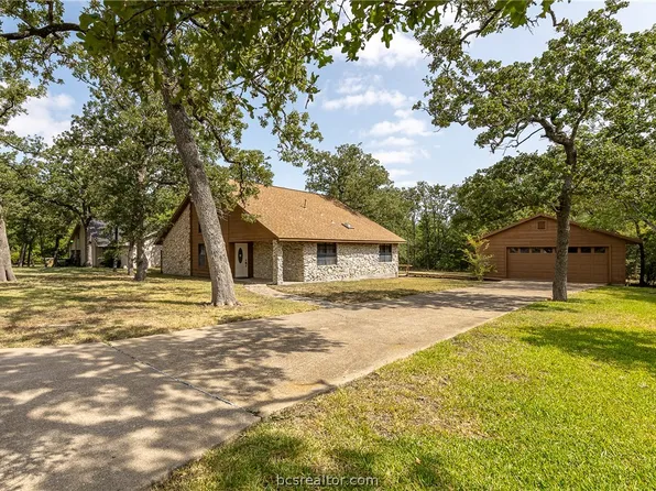 1215 Merry Oaks Dr, College Station, TX 77840