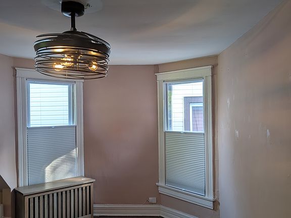 3rd image of 1918 N Lawndale Ave #2