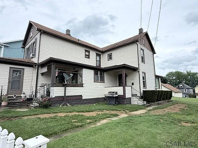 R130 Strayer St — Photo 1