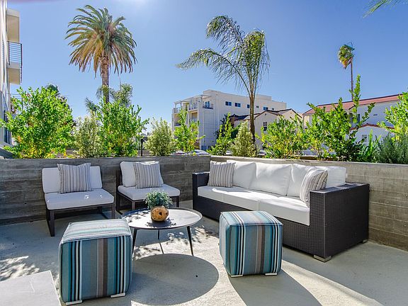 2nd image of 1522 S Orange Grove Ave #303