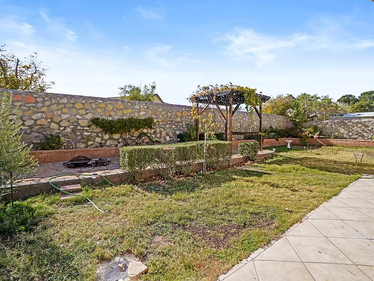 4332 Loma De Brisas Dr — Photo 38