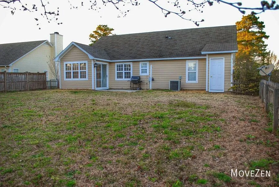 2406 Sapling Cir, Wilmington, NC 28411 MeadowBrook Rental House with Fenced Yard — Photo 3