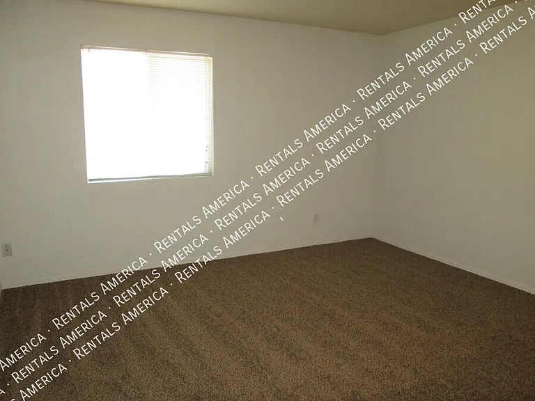 144 S Mulberry St — Photo 19
