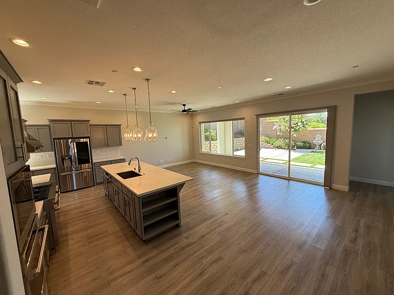 3121 Whistling Way — Photo 3