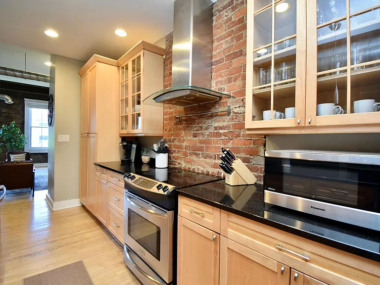 110 E 13th St #3 — Photo 7