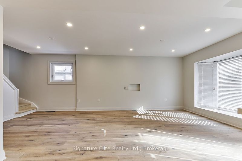 Toronto House for rent - 4 Bedrooms — photo 3