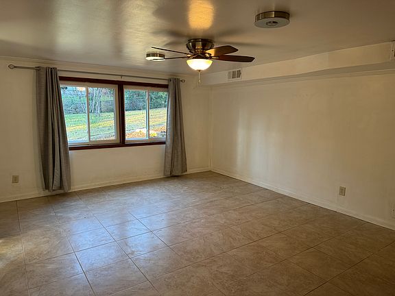 5th image of 3724 Greentree Farms Dr