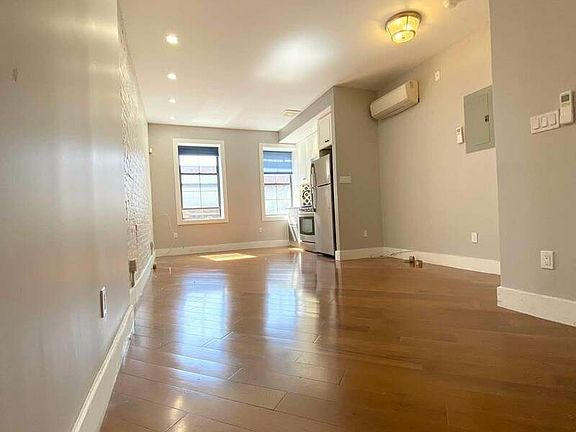 3rd image of 423 E 82nd St #3DD