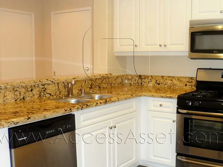 1442 Tahoe St — Photo 2