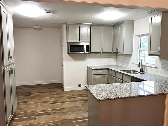 5th image of 210 Dogwood Ln