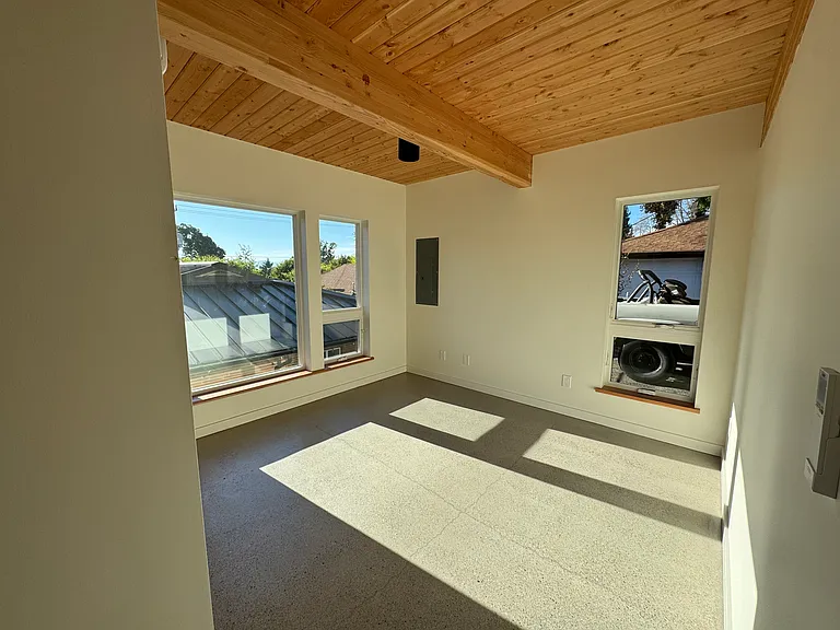 4320 3rd Ave NW — Photo 3