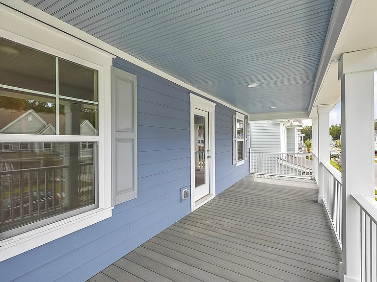 135 Brant Dr — Photo 3