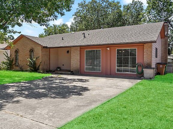 3rd image of 4611 Cedargrove Dr