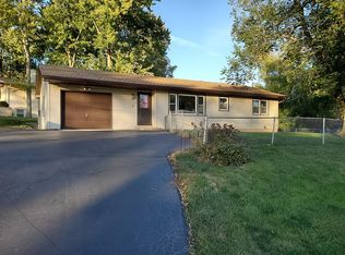 940 W Main St, Mount Zion, IL 62549