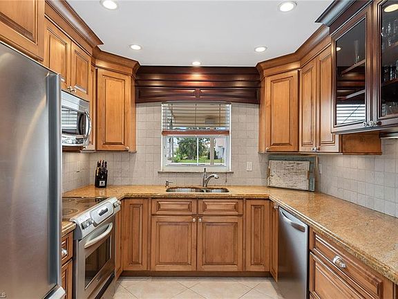 4th image of 1277 Orange Ct