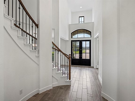 3rd image of 28946 Parker Ridge Dr