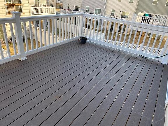 4th image of 515 Streamview Dr