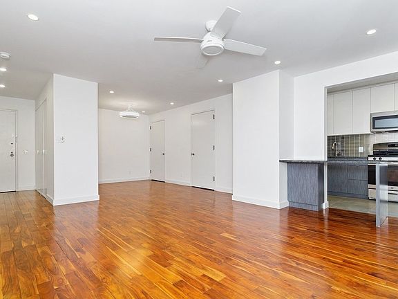 3rd image of 116 Central Park S APT 8F