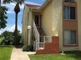 967 Coral Club Dr