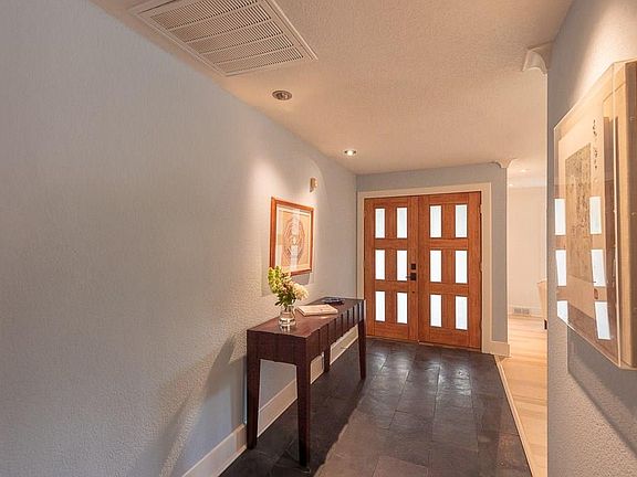 2nd image of 3309 Saint Cloud Cir
