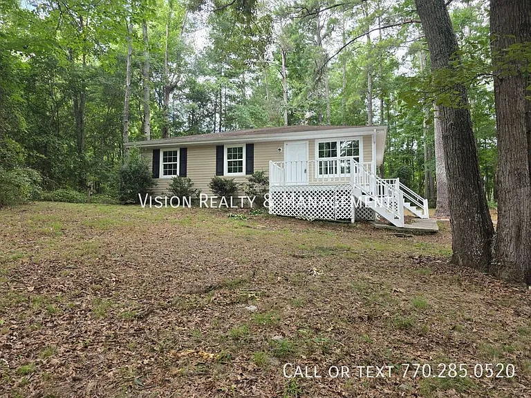 101 Bowen Dr — Photo 2