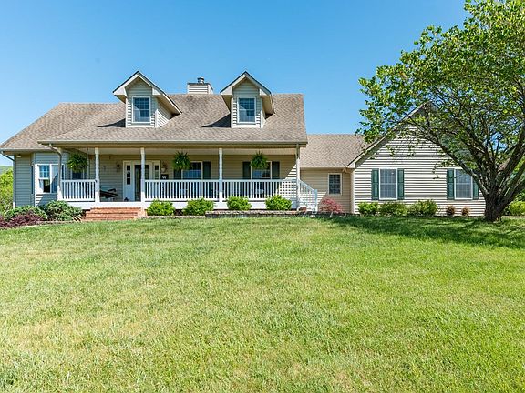 3rd image of 1217 Mountain Creek Ln