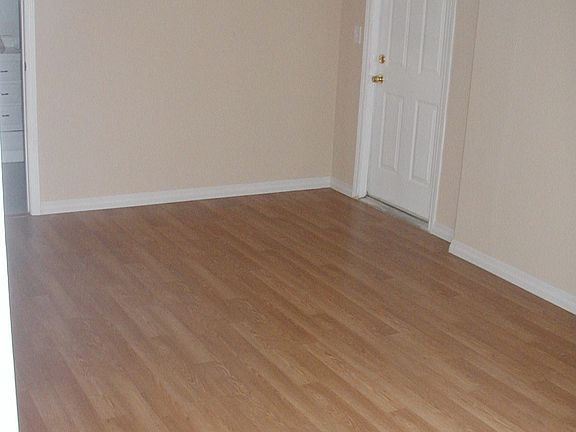 5th image of 527 W Foothill Way