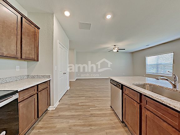 3rd image of 3410 Ridge Hill Pkwy