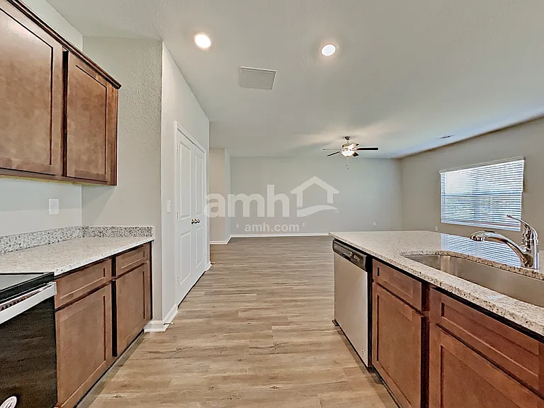 3410 Ridge Hill Pkwy — Photo 3