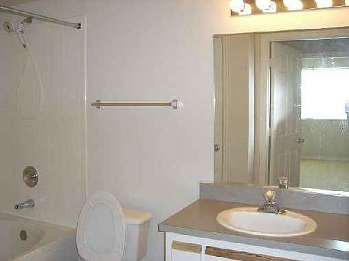 4th image of 230 SW 117th Ter APT 106