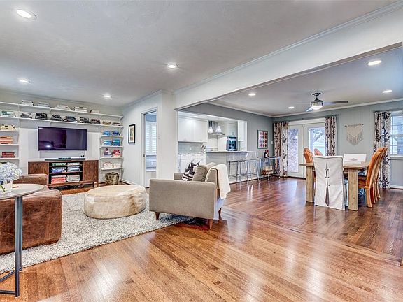 5th image of 9925 Lakemere Dr