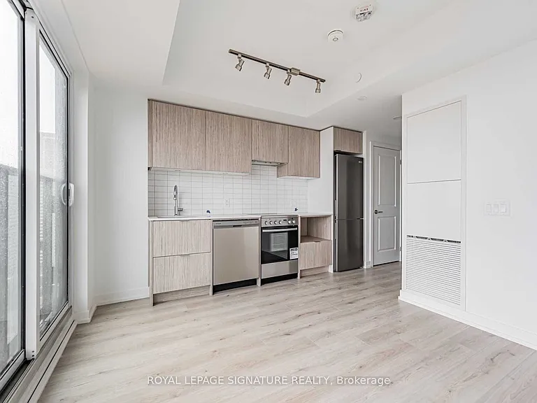 395 Bloor St E #4909 — Photo 3