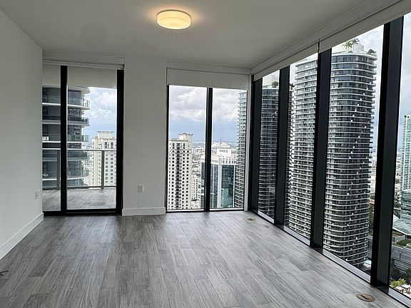 5th image of 1010 Brickell Ave #3711