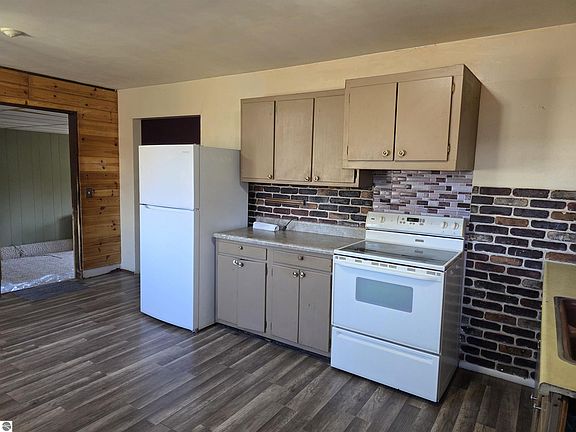 5th image of 4669 McNichol Ave