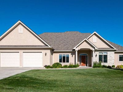 1214 Leone Ridge Dr, Manhattan, KS, 66503