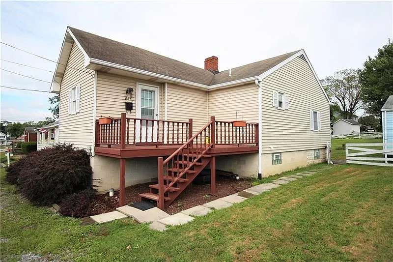 224 Hoffman St photo 1