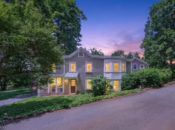 35 Woodledge Rd, Watchung Boro, NJ 07069