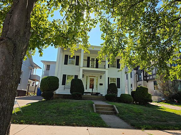 2nd image of 720 Main St