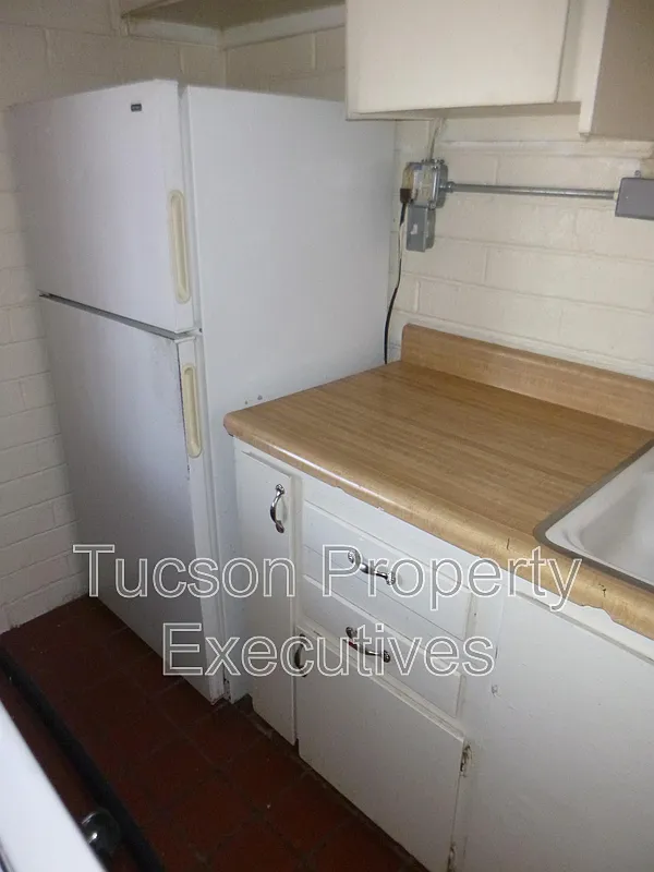 Studio, 1.0 bath, 450 sqft, $750 — Photo 2