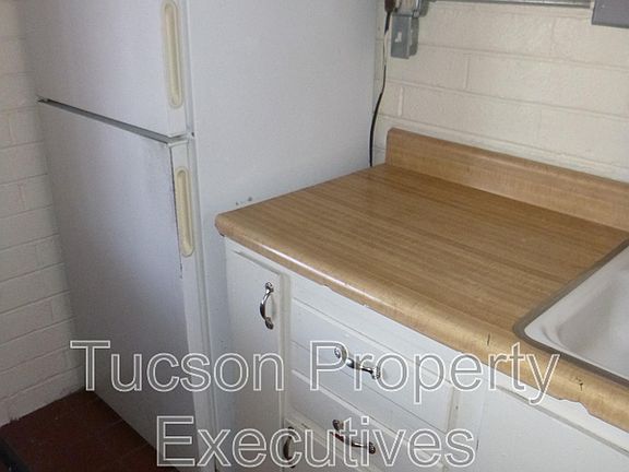 2nd image of 1435 E Benson Hwy #9