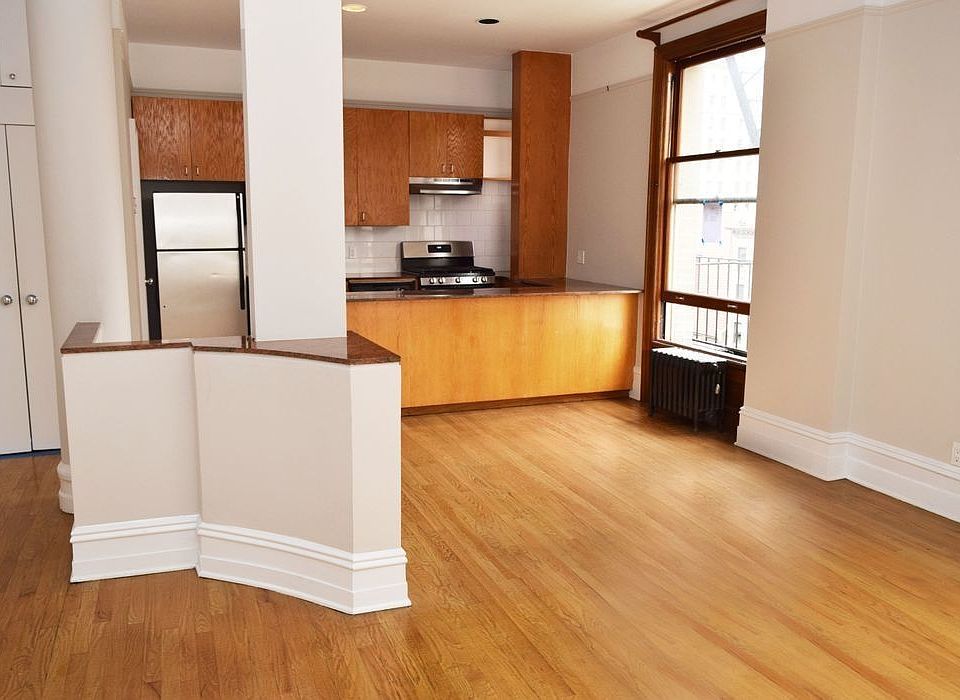 1st image of 225 W 80th St APT 6C