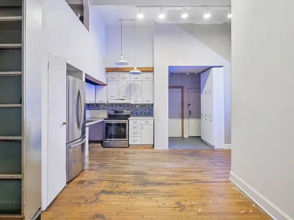 30 East 10th Street image 2 of 14