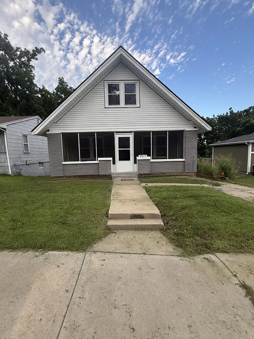3 bed, 1.5 bath, 1182 sqft, $1,395 — Photo 1