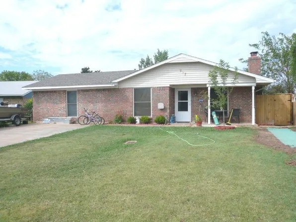 827 SE Lomond Ln, Lawton, OK 73501