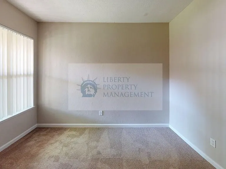 4008 Elmo Loop #D — Photo 9